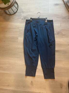 Sweaty Betty Navy Blue Gary Cropped Yoga Pants Joggers